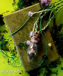 AURA QUARTZ CRYSTAL VIAL NECKLACE 1