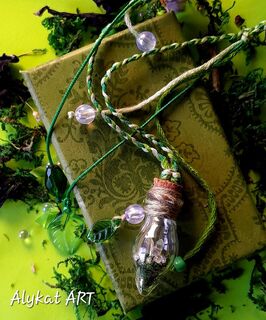 AURA QUARTZ CRYSTAL VIAL NECKLACE 2